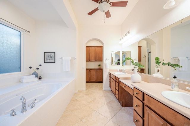 853 Hidden View Lane, Escondido, CA 92027