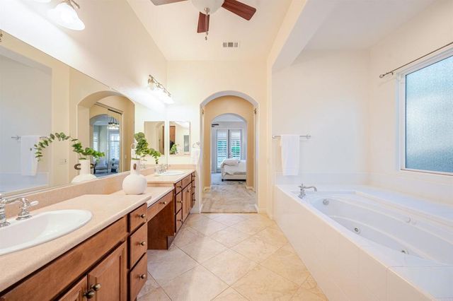 853 Hidden View Lane, Escondido, CA 92027