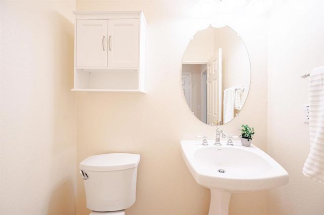 853 Hidden View Lane, Escondido, CA 92027