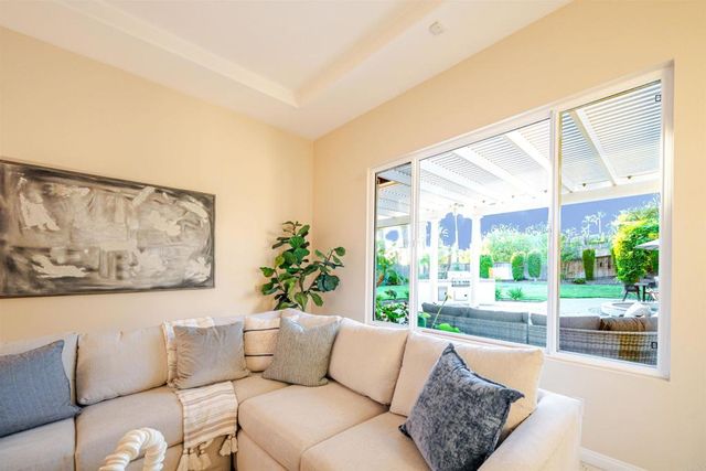 853 Hidden View Lane, Escondido, CA 92027