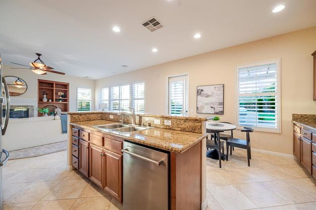 853 Hidden View Lane, Escondido, CA 92027