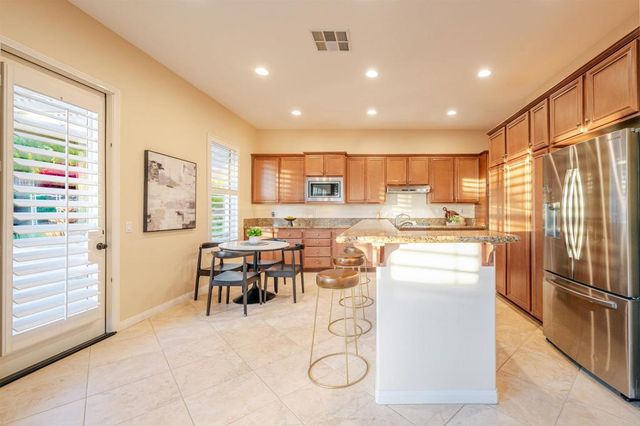 853 Hidden View Lane, Escondido, CA 92027