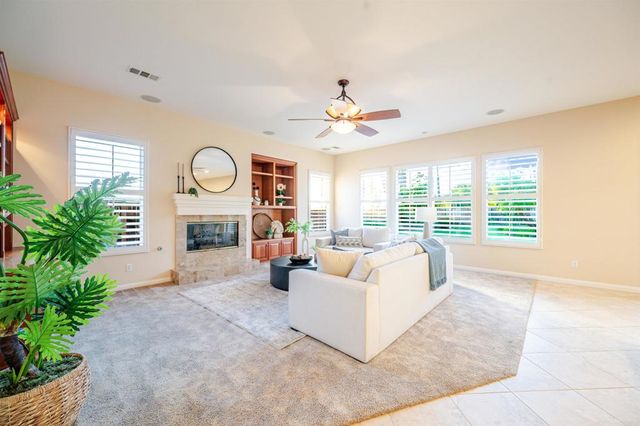 853 Hidden View Lane, Escondido, CA 92027