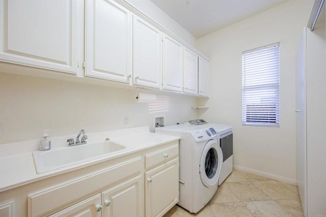 853 Hidden View Lane, Escondido, CA 92027