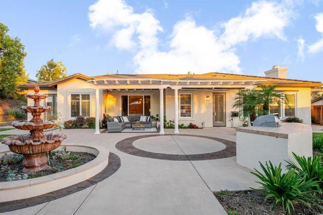 853 Hidden View Lane, Escondido, CA 92027