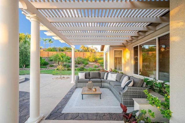 853 Hidden View Lane, Escondido, CA 92027