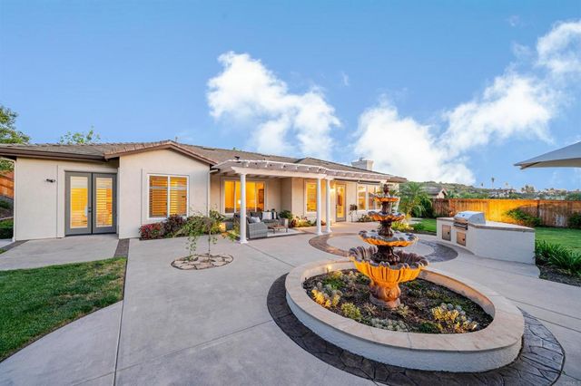 853 Hidden View Lane, Escondido, CA 92027