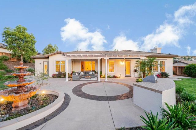 853 Hidden View Lane, Escondido, CA 92027