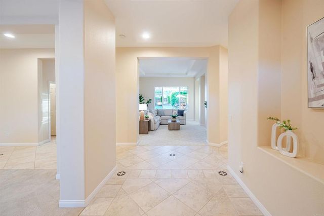 853 Hidden View Lane, Escondido, CA 92027