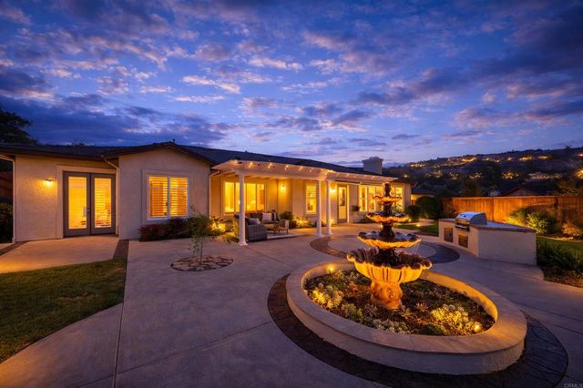 853 Hidden View Lane, Escondido, CA 92027
