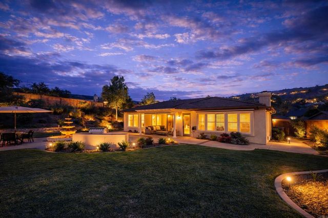 853 Hidden View Lane, Escondido, CA 92027