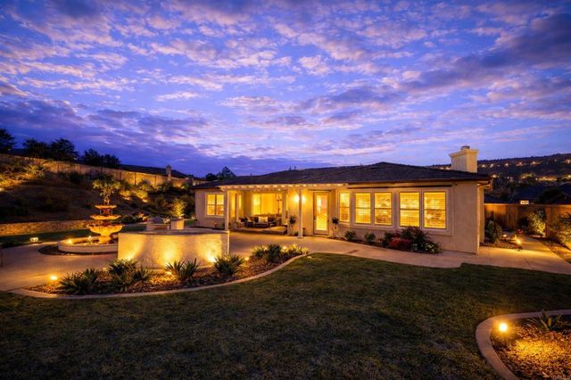 853 Hidden View Lane, Escondido, CA 92027