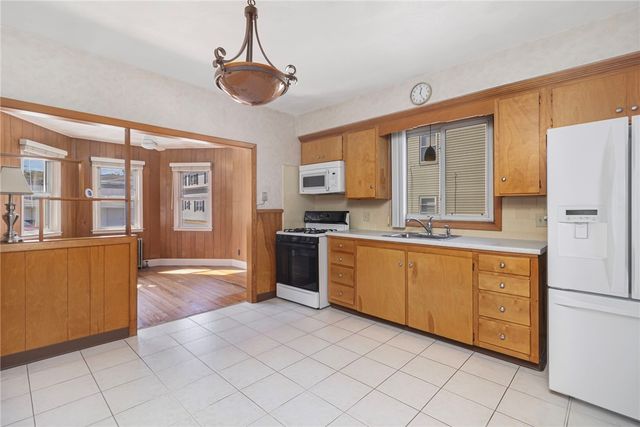 82 Clemence Street, Cranston, RI 02920