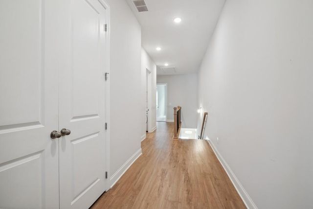 704 Stickley Oak Way, Woodstock, GA 30189