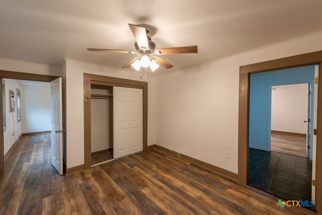 4623 County Road 444, Waelder, TX 78959