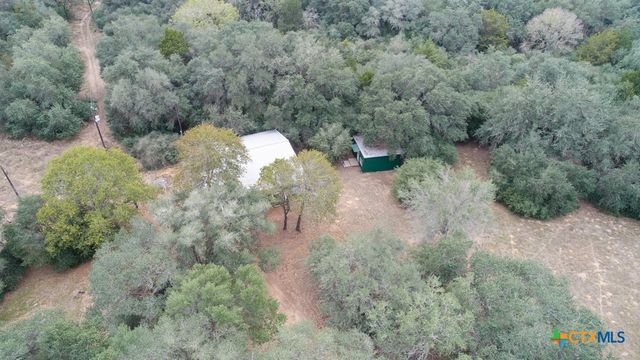 4623 County Road 444, Waelder, TX 78959