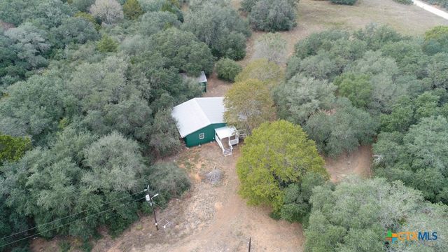 4623 County Road 444, Waelder, TX 78959