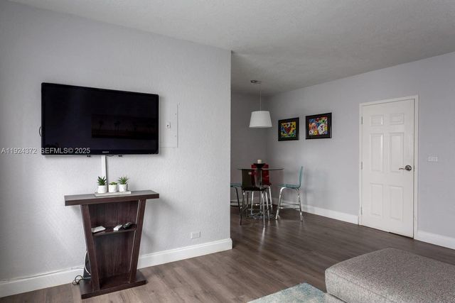 7334 Harding Ave 6, Miami Beach, FL 33141