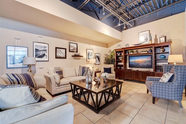 6064 MOORINGS DRIVE S, St Petersburg, FL 33712