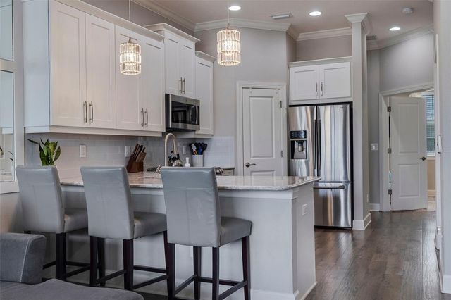 6064 MOORINGS DRIVE S, St Petersburg, FL 33712