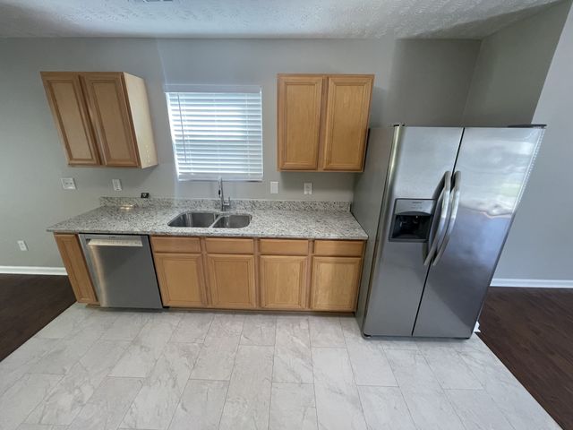 2872 Creekbend Dr, Nashville, TN 37207