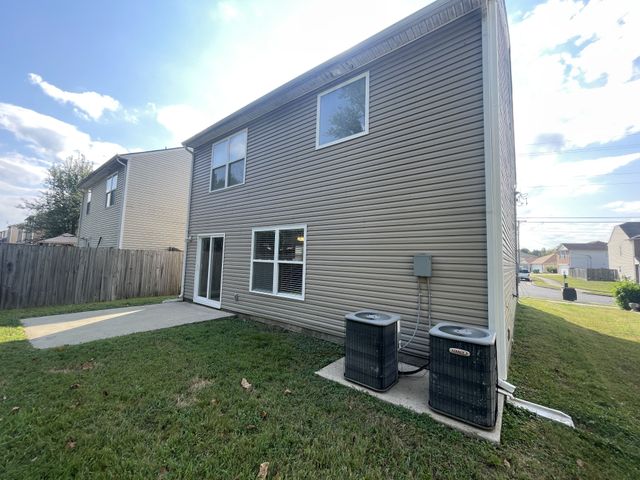 2872 Creekbend Dr, Nashville, TN 37207