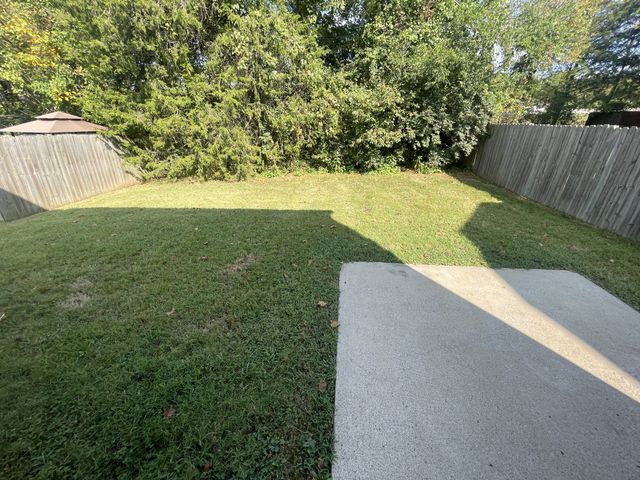 2872 Creekbend Dr, Nashville, TN 37207