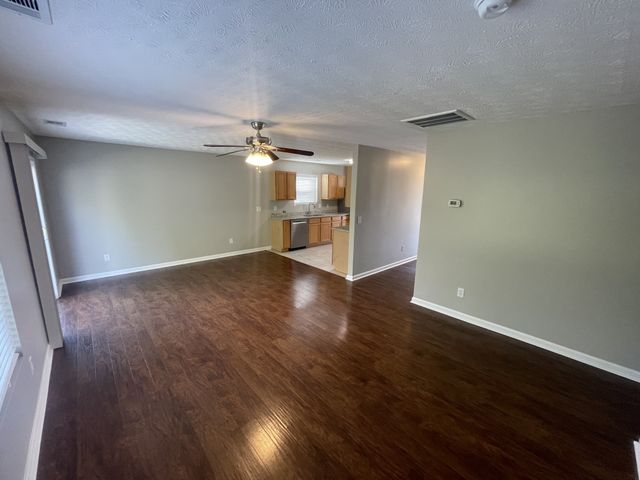 2872 Creekbend Dr, Nashville, TN 37207