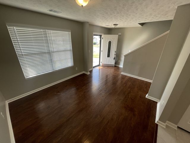 2872 Creekbend Dr, Nashville, TN 37207