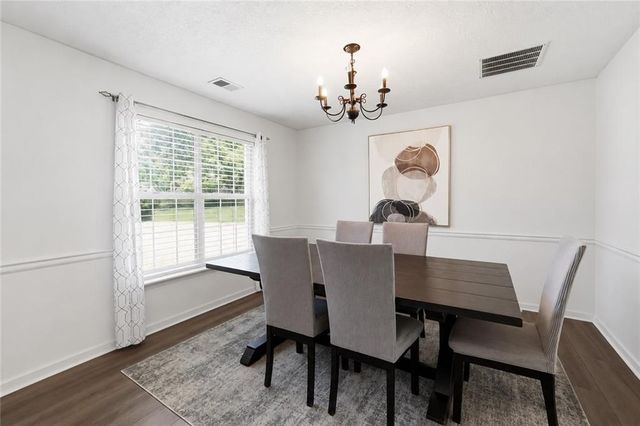 322 Lochmill Court, Loganville, GA 30052