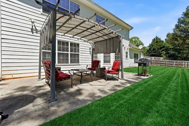 322 Lochmill Court, Loganville, GA 30052