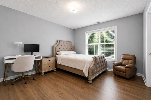 322 Lochmill Court, Loganville, GA 30052