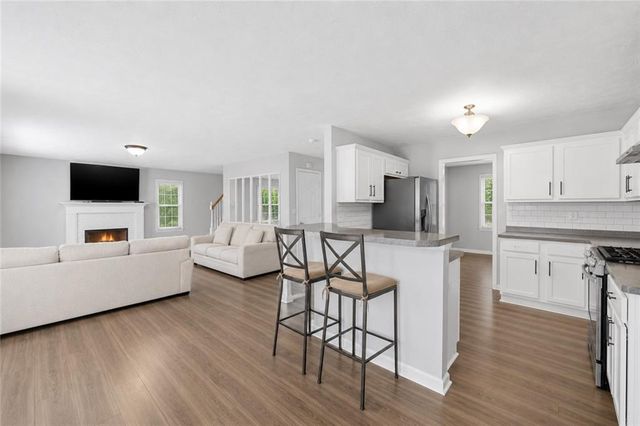 322 Lochmill Court, Loganville, GA 30052