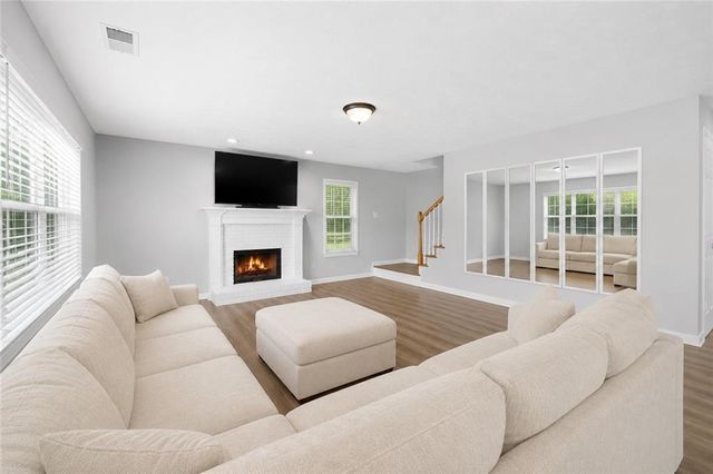 322 Lochmill Court, Loganville, GA 30052