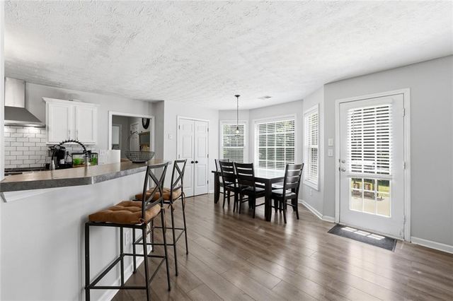 322 Lochmill Court, Loganville, GA 30052