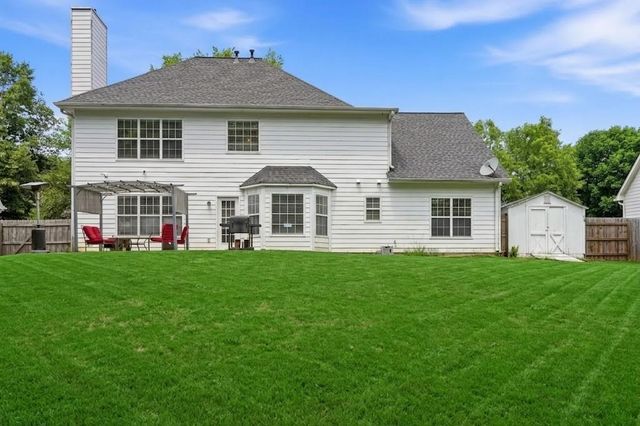 322 Lochmill Court, Loganville, GA 30052