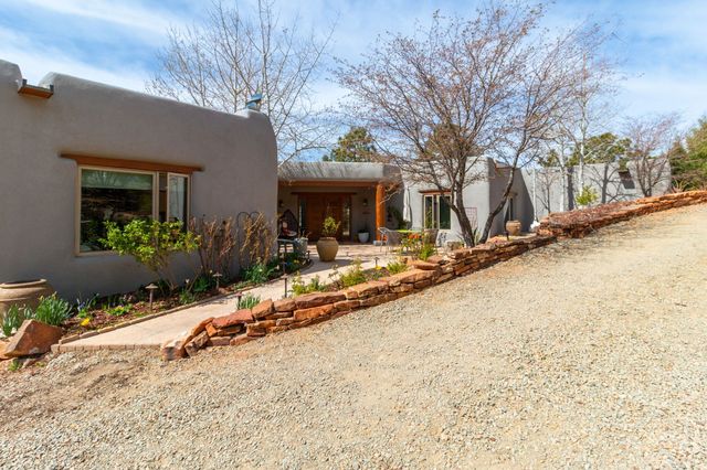 2558 Atalaya Hill Trail, Santa Fe, NM 87505