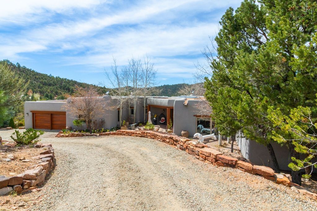 2558 Atalaya Hill Trail, Santa Fe, NM 87505
