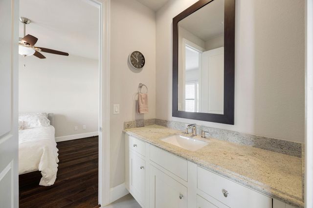1519 Birdsall Street, Houston, TX 77007