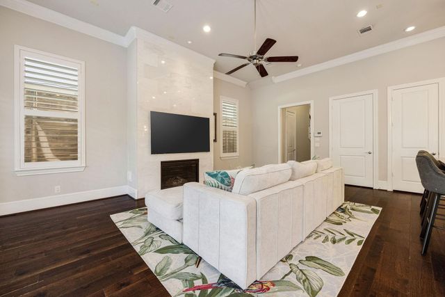 1519 Birdsall Street, Houston, TX 77007
