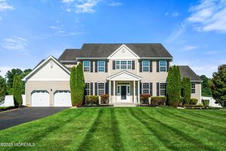 10 Rolling Meadows Court, Upper Freehold, NJ 08501
