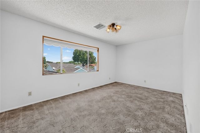 9470 9472 Foster, Bellflower, CA 90706