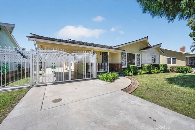 9470 9472 Foster, Bellflower, CA 90706