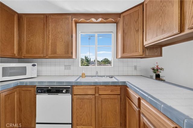 9470 9472 Foster, Bellflower, CA 90706