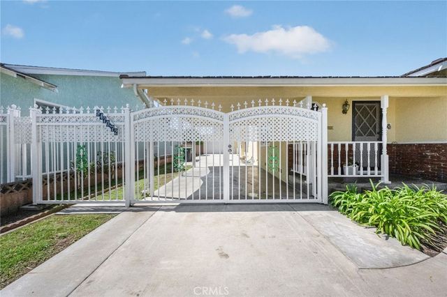 9470 9472 Foster, Bellflower, CA 90706