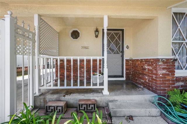 9470 9472 Foster, Bellflower, CA 90706