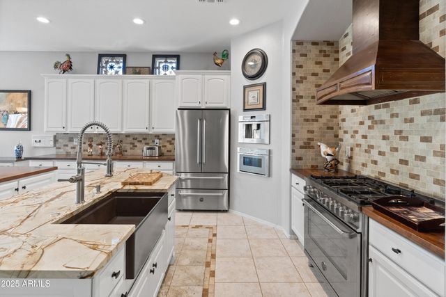 17932 W BROWNING Drive, Surprise, AZ 85374