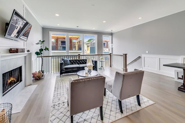 3625 N CAMPBELL Avenue, Chicago, IL 60618