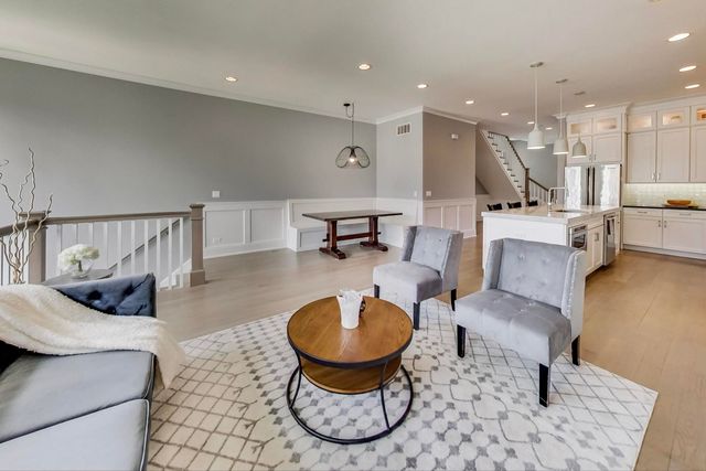 3625 N CAMPBELL Avenue, Chicago, IL 60618