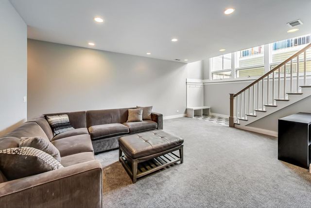 3625 N CAMPBELL Avenue, Chicago, IL 60618